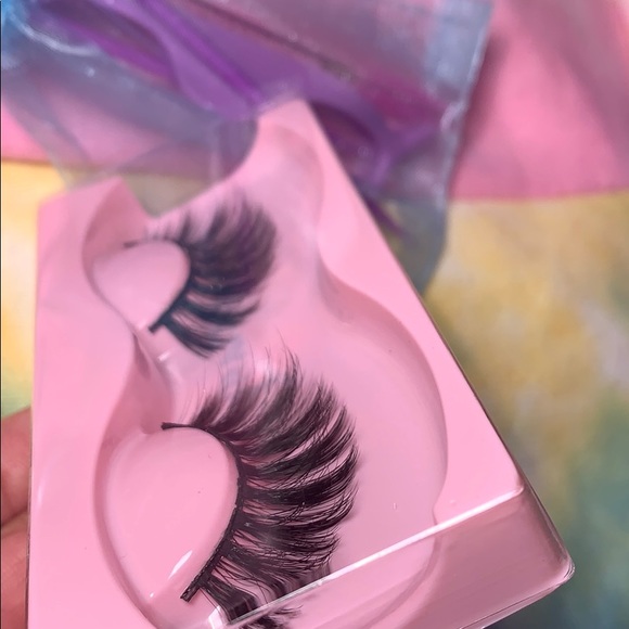 💜false strip eyelashes (Wifey💍) - Picture 4 of 7